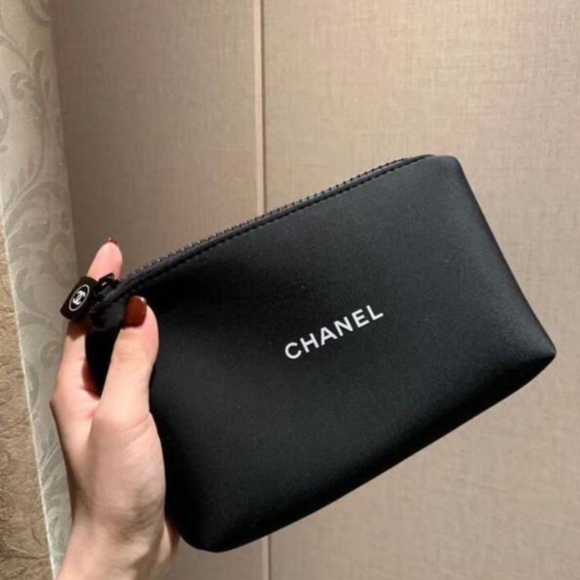 New w/Box: CHANEL Cosmetic Bag & CHANEL Mirror Duo Compact - Picture 3 of 12